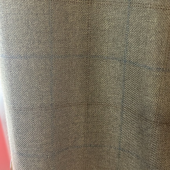 Nice 46 Tall blazer, tiny tear on one sleeve (see pics). Worn once or twice - Picture 3 of 8